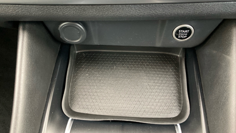 Nissan Qashqai 1.3 DiG-T MH N-Connecta 5dr Petrol Hatchback